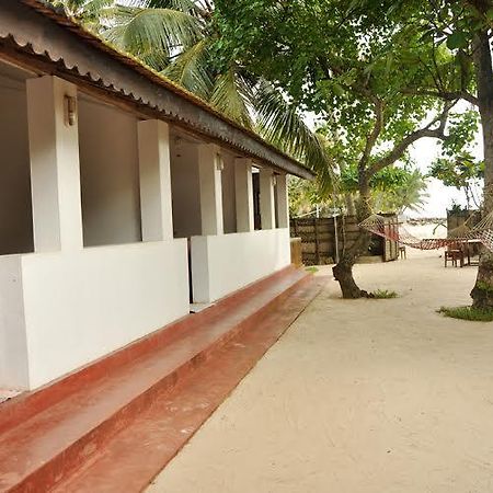 Angeo Beach House Alappuzha Bagian luar foto