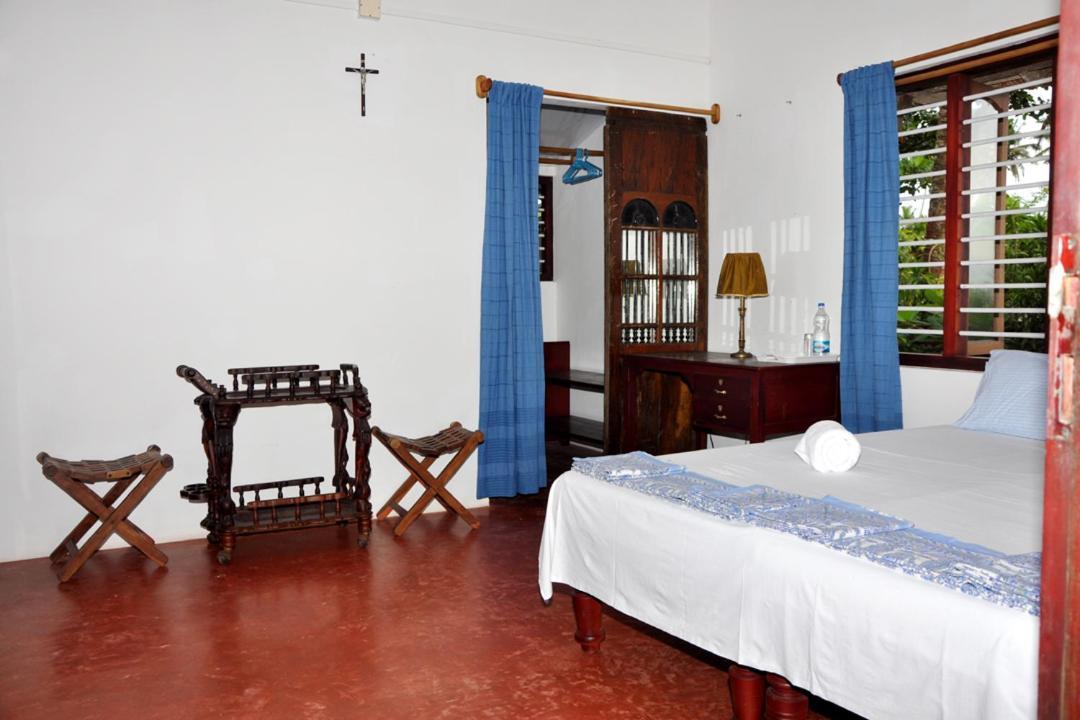 Angeo Beach House Alappuzha Bagian luar foto