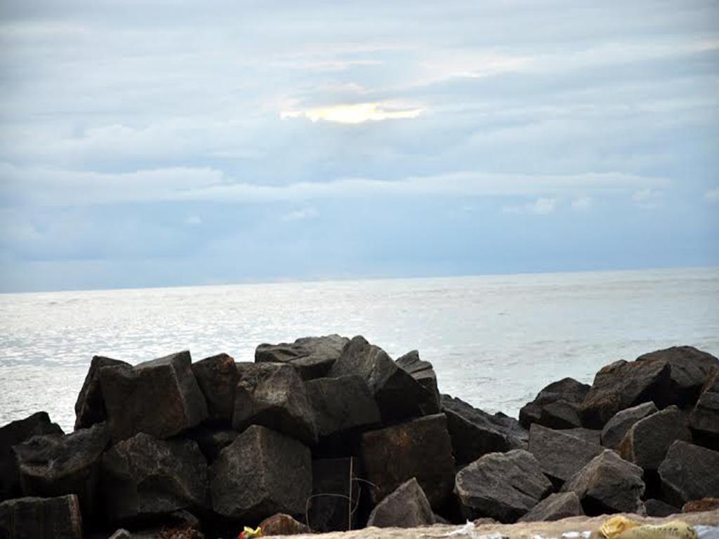 Angeo Beach House Alappuzha Bagian luar foto