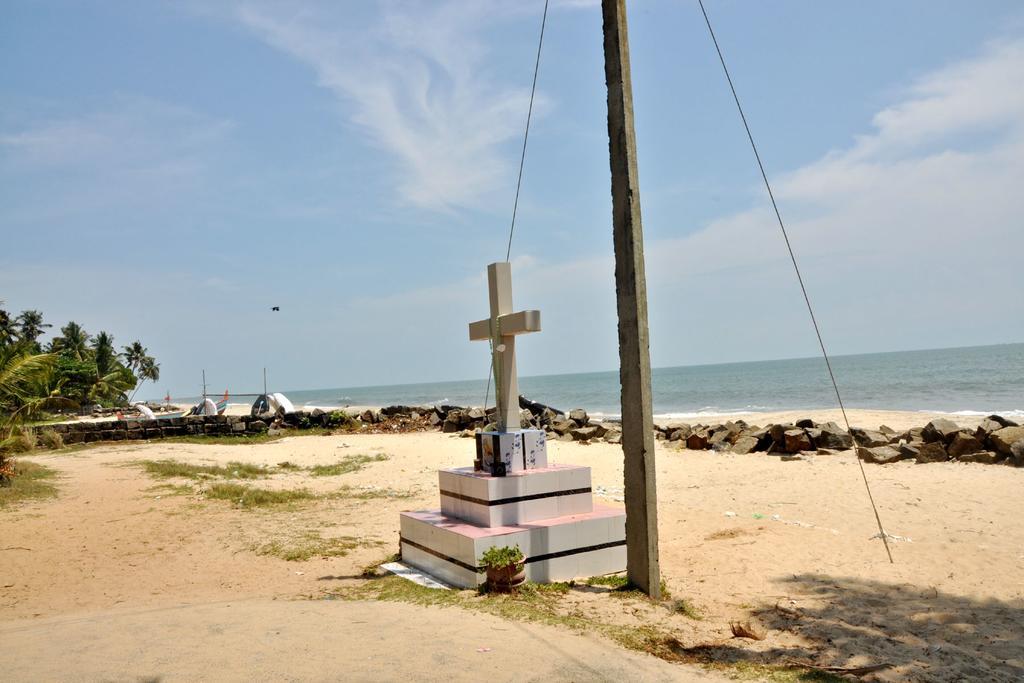 Angeo Beach House Alappuzha Bagian luar foto